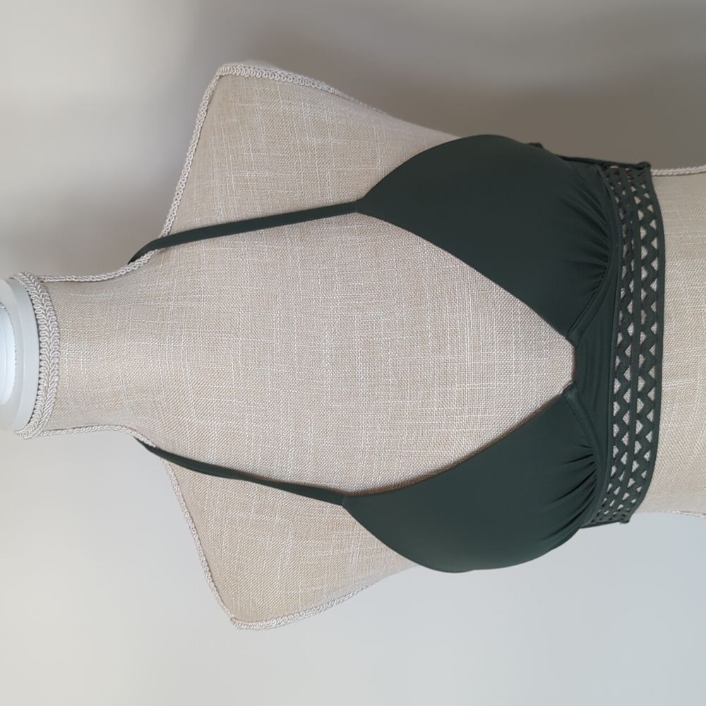 NWOT Shade & Shore Push Up Bikini Top